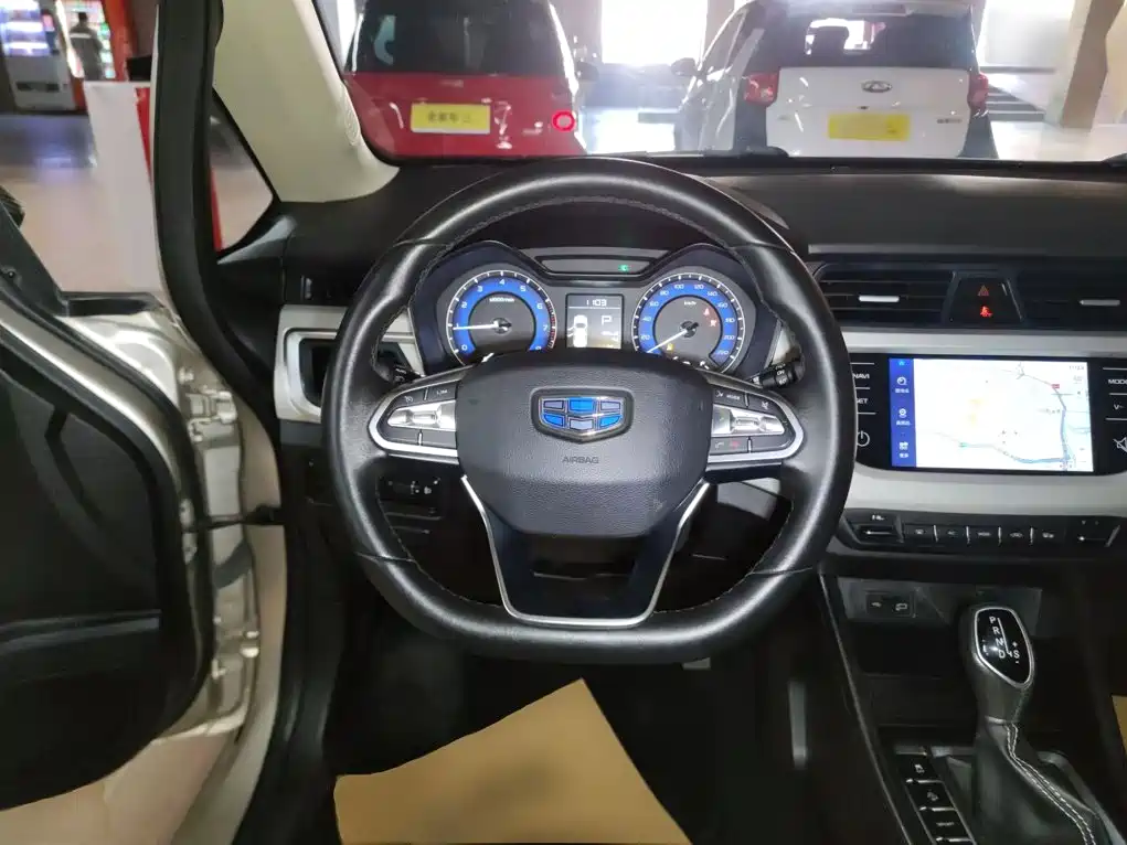 Geely Vision X3 — фото 3