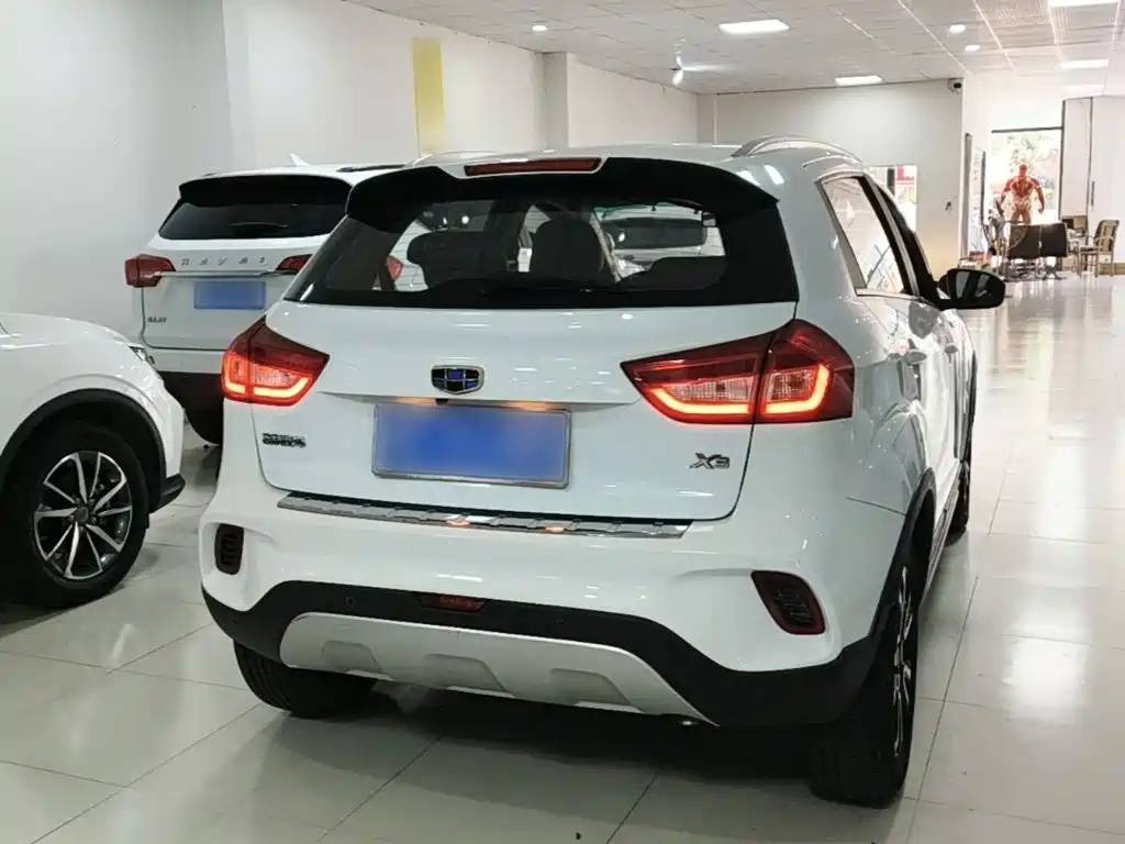 Geely Vision X3 — фото 5