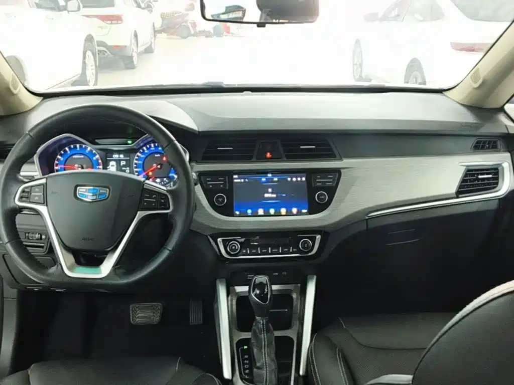 Geely Vision X3 — фото 6