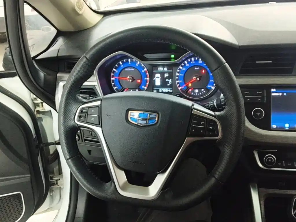 Geely Vision X3 — фото 7