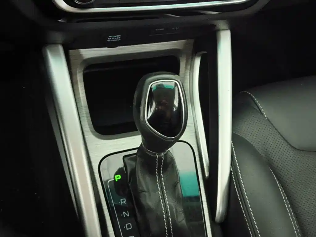Geely Vision X3 — фото 10