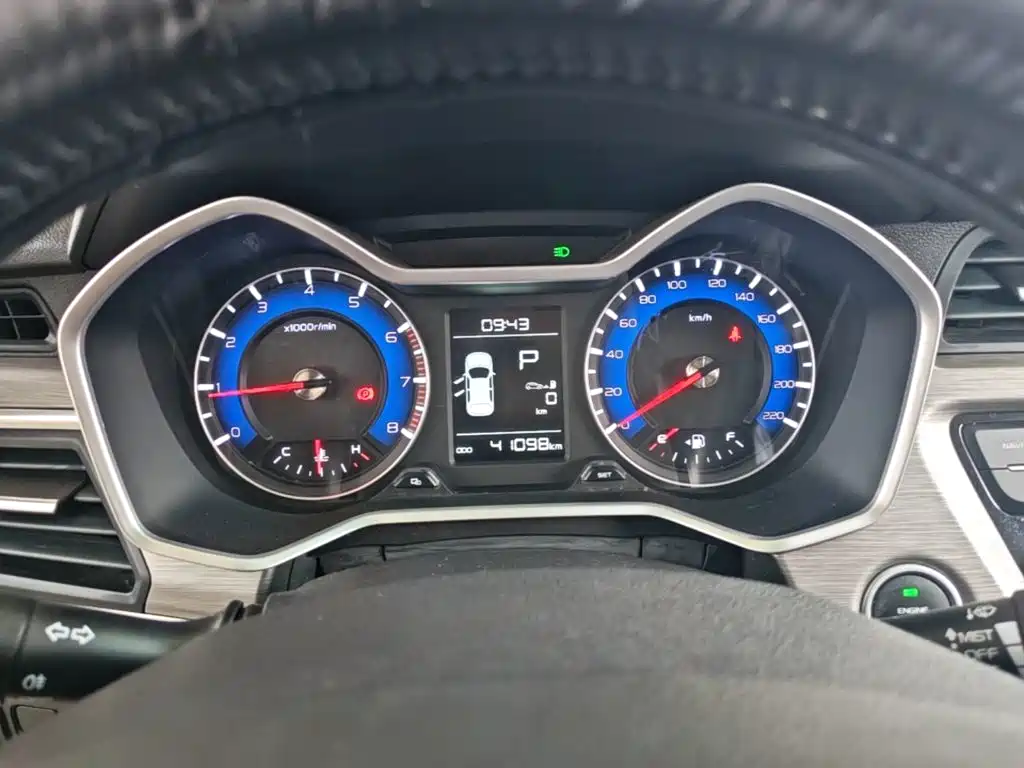 Geely Vision X3 — фото 8