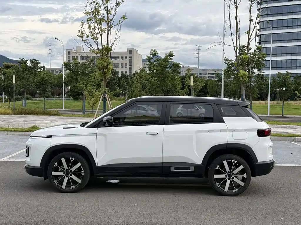 Geely Icon — фото 4