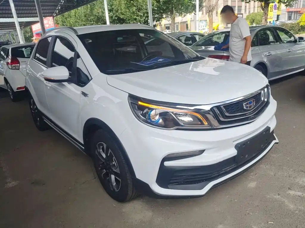 Geely Vision X3 — фото 4