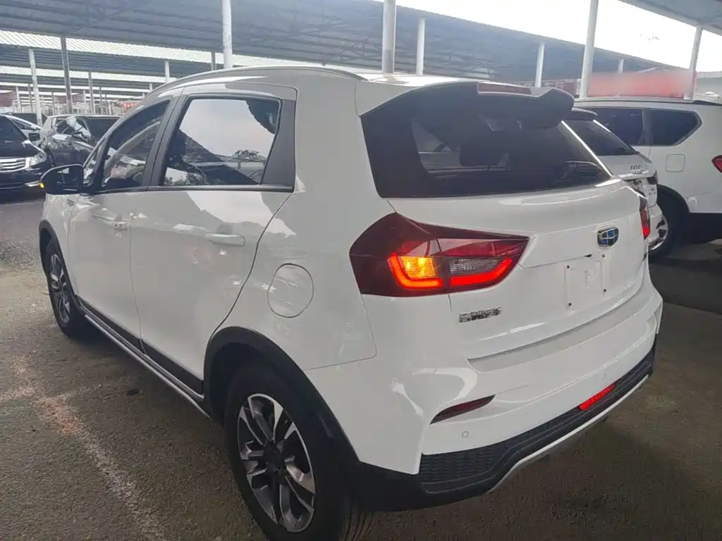 Geely Vision X3 — фото 5