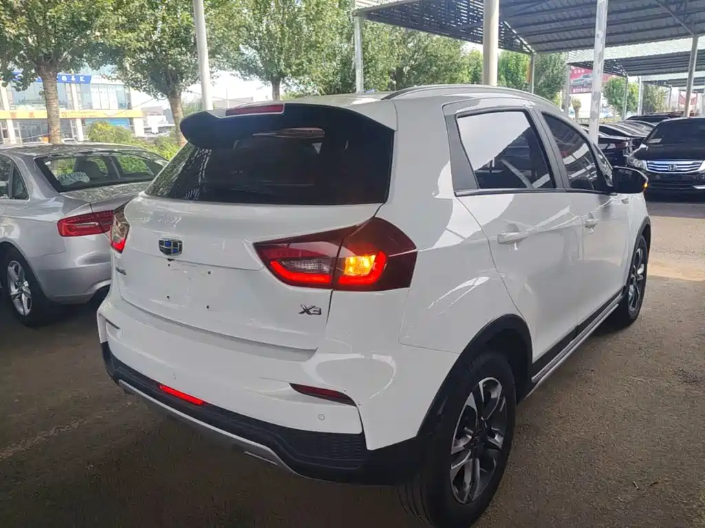 Geely Vision X3 — фото 7