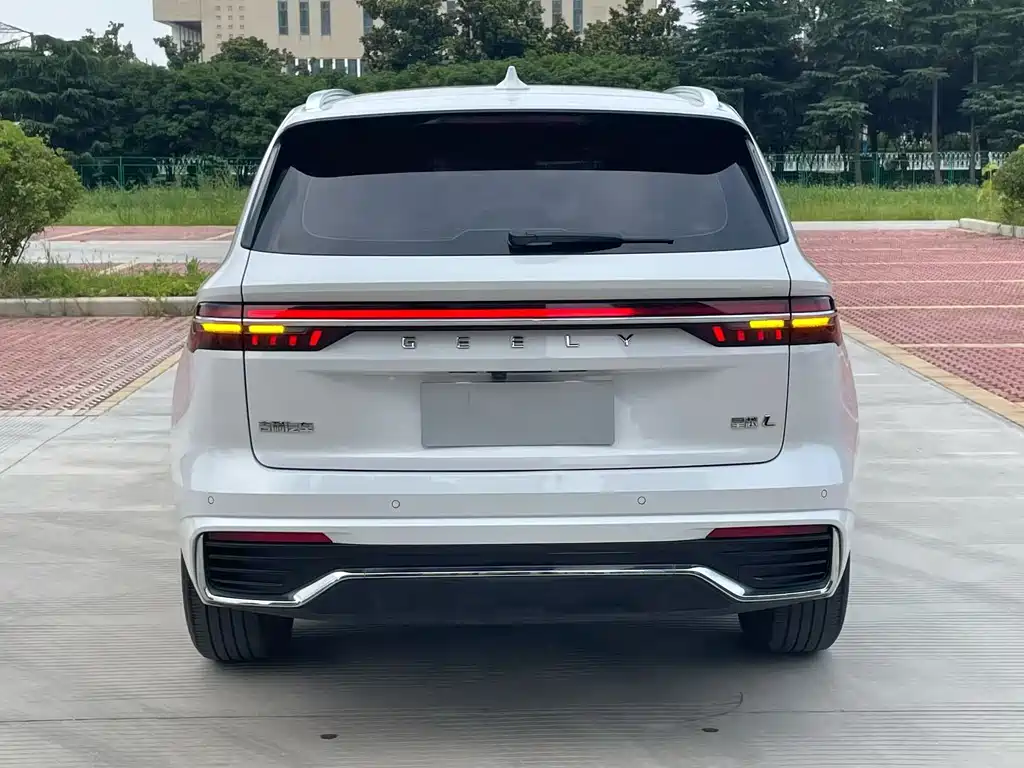 Geely Xingyue L — фото 8