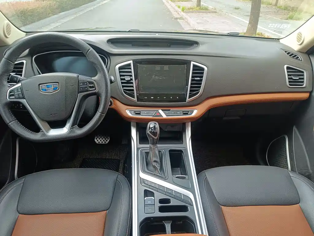 Geely Vision X6 — фото 8