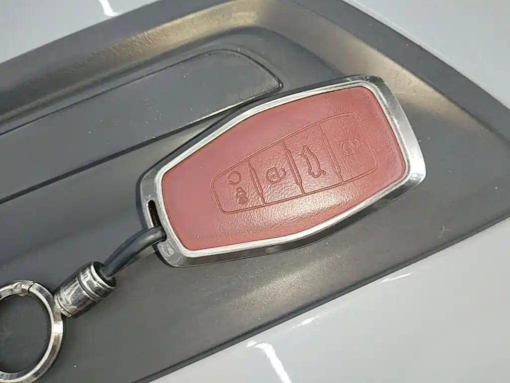 Geely Icon — фото 9