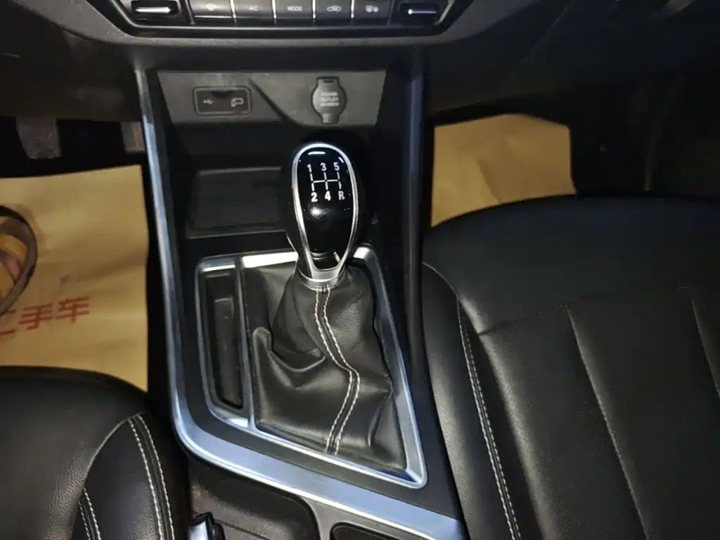 Geely Vision X3 — фото 14
