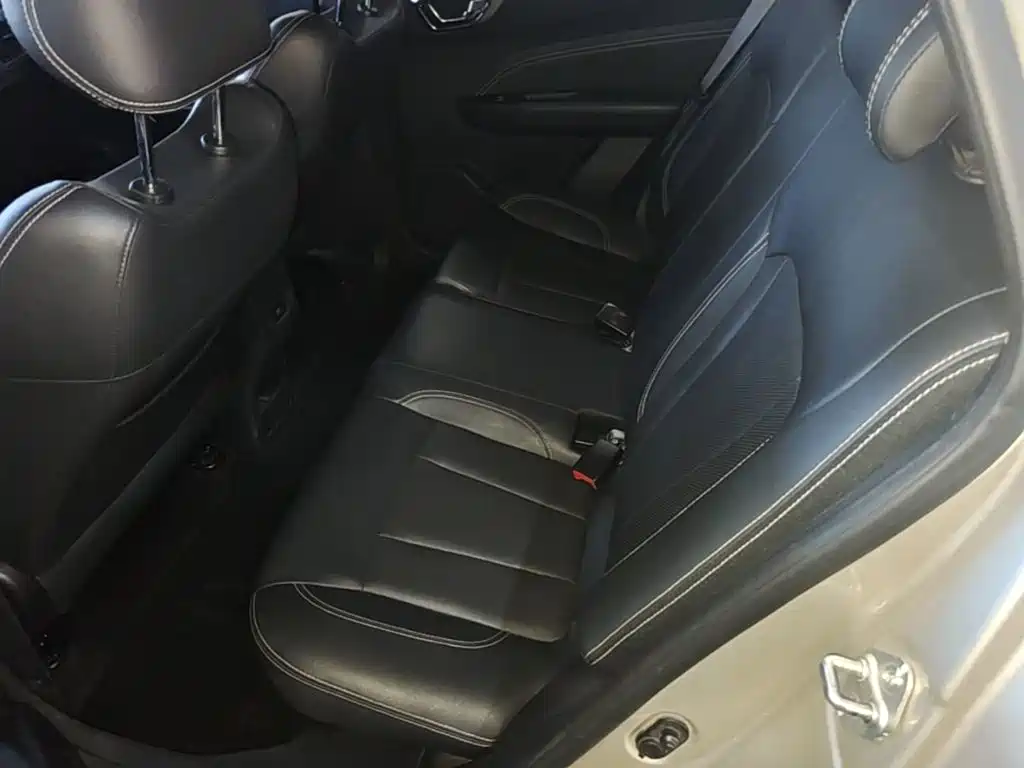 Geely Vision X3 — фото 17