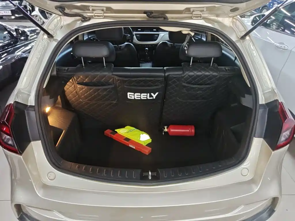Geely Vision X3 — фото 19