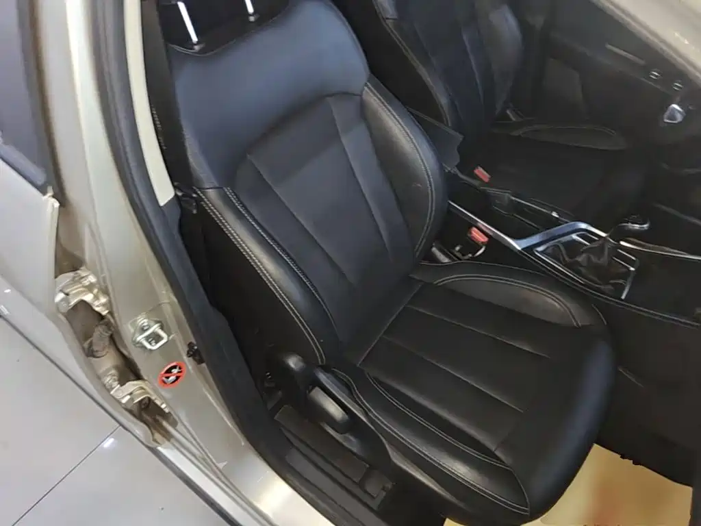 Geely Vision X3 — фото 25