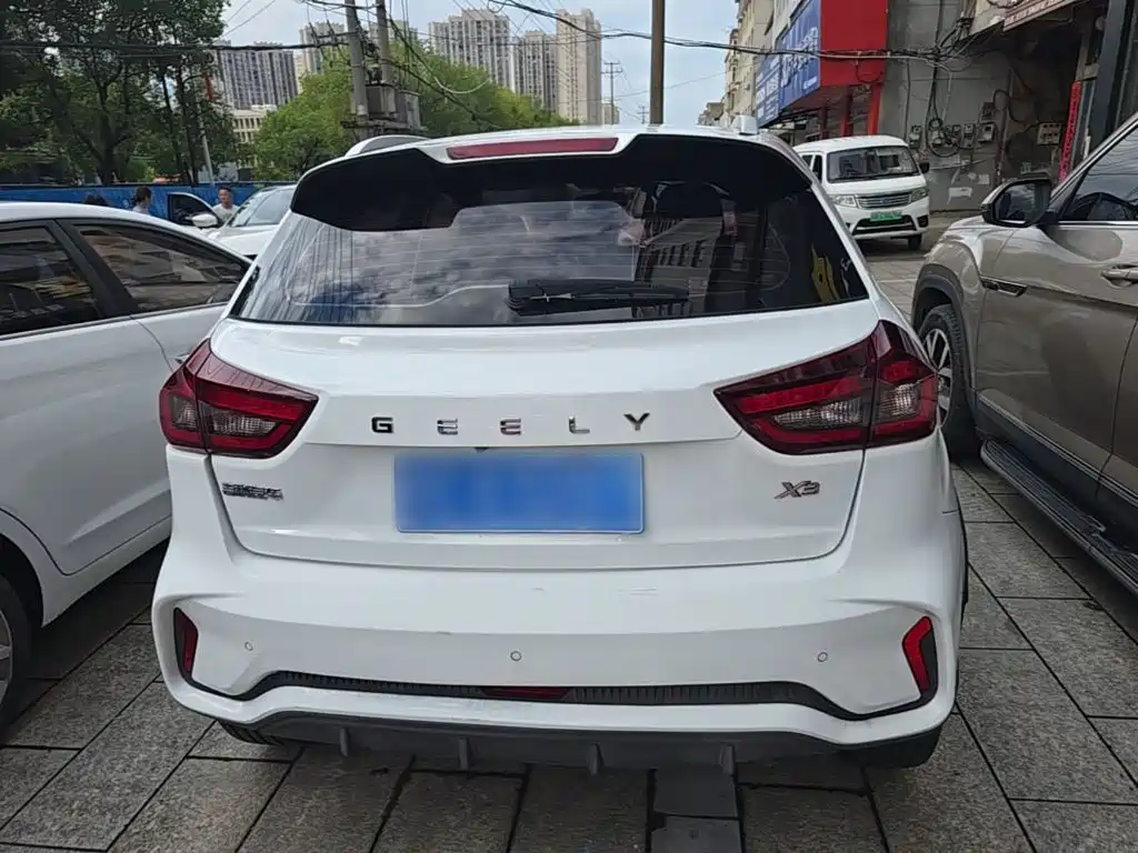 Geely Vision X3 — фото 6