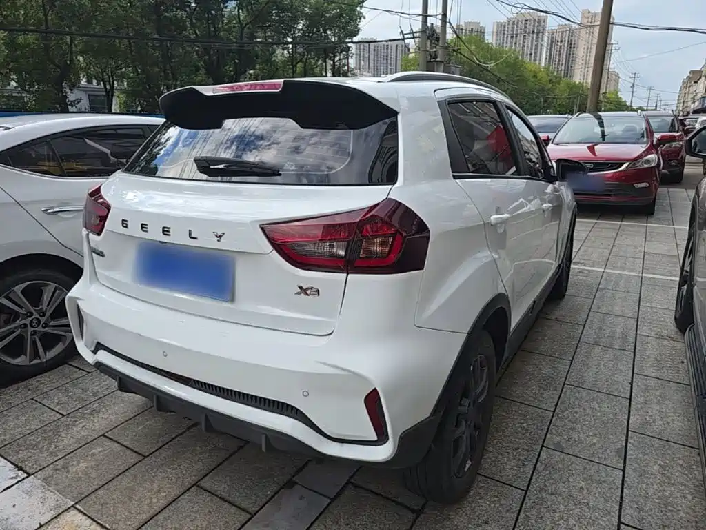 Geely Vision X3 — фото 7