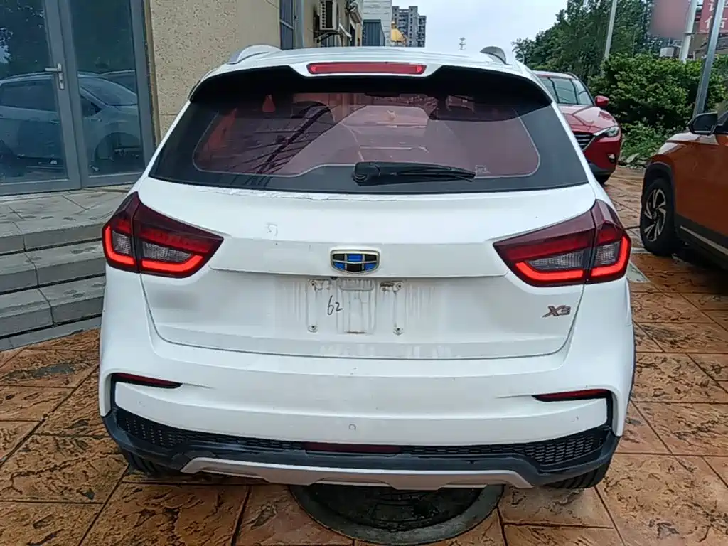 Geely Vision X3 — фото 6