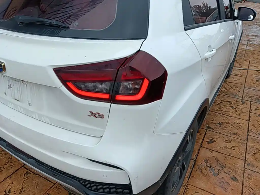 Geely Vision X3 — фото 8