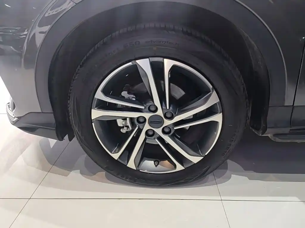 Geely Binyue — фото 23