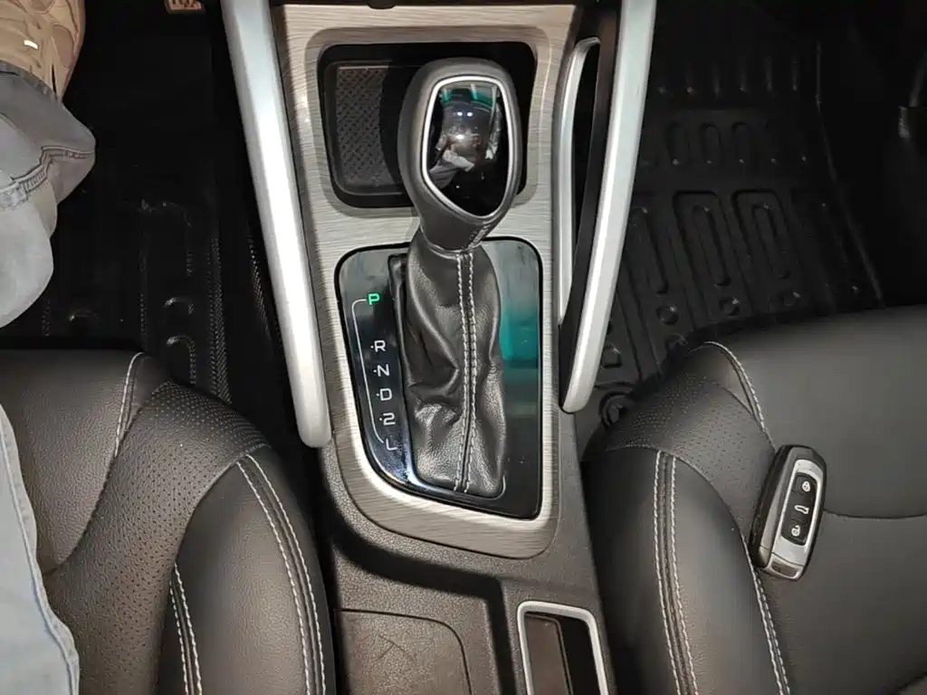 Geely Vision X3 — фото 14