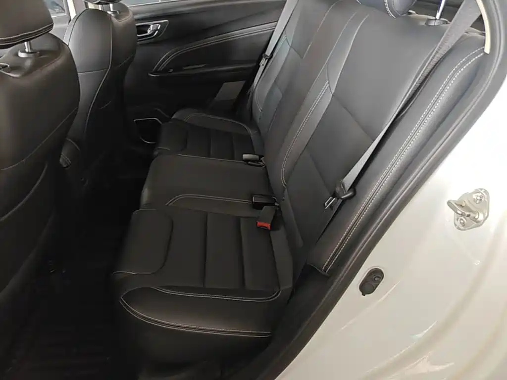 Geely Vision X3 — фото 17