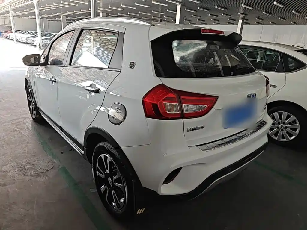 Geely Vision X3 — фото 5