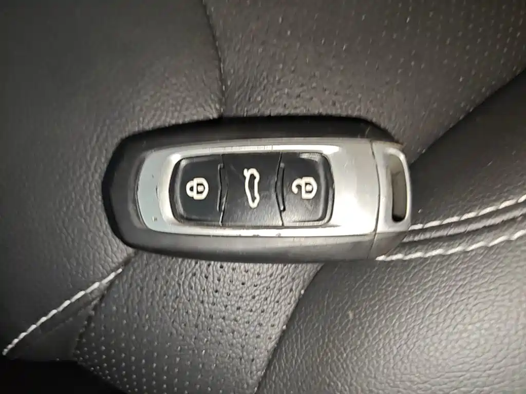 Geely Vision X3 — фото 9