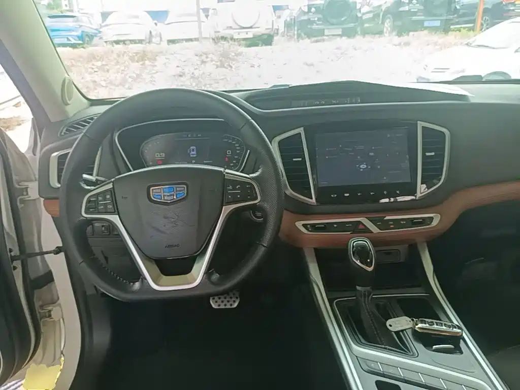 Geely Vision X6 — фото 10
