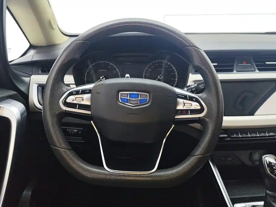 Geely Vision X3 — фото 15