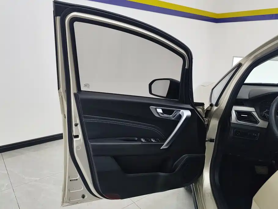 Geely Vision X3 — фото 7