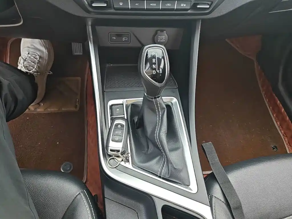 Geely Vision X3 — фото 14