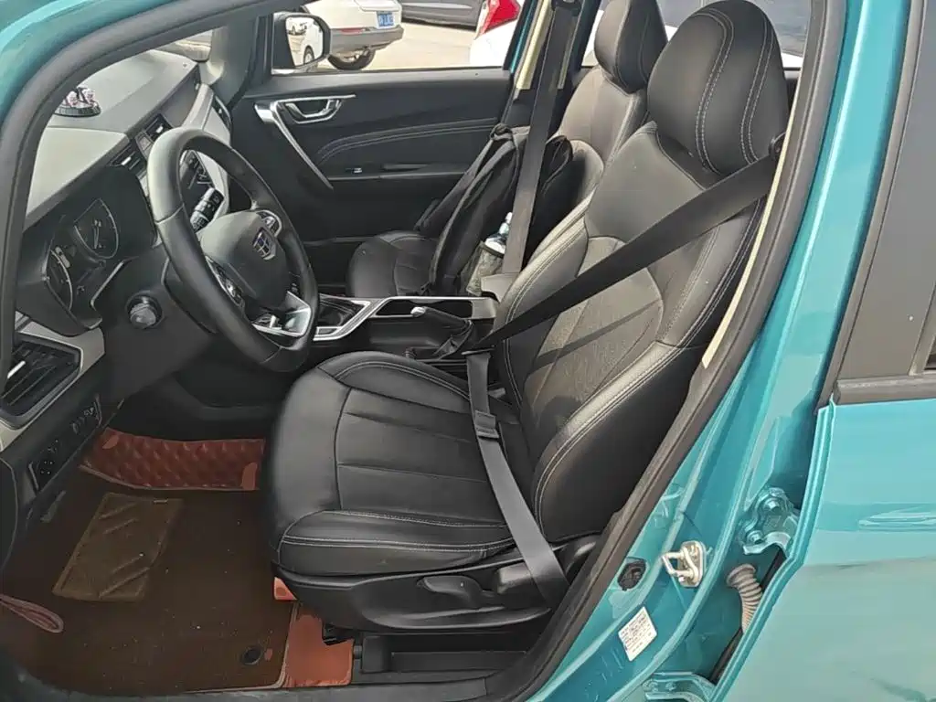 Geely Vision X3 — фото 15