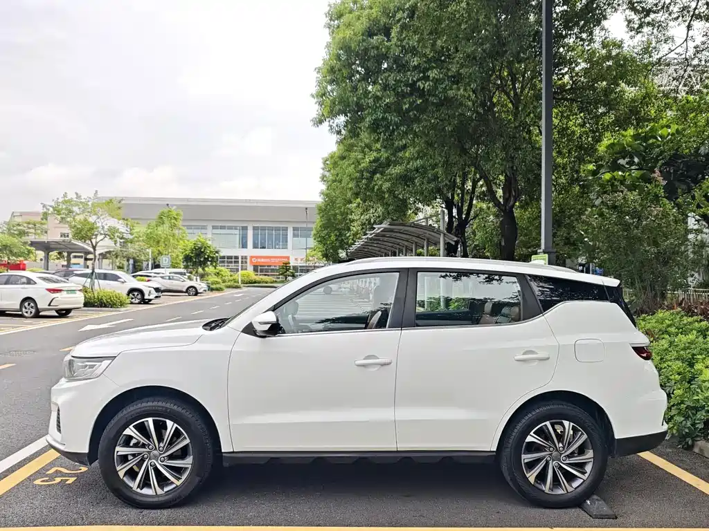 Geely Vision X6 — фото 4