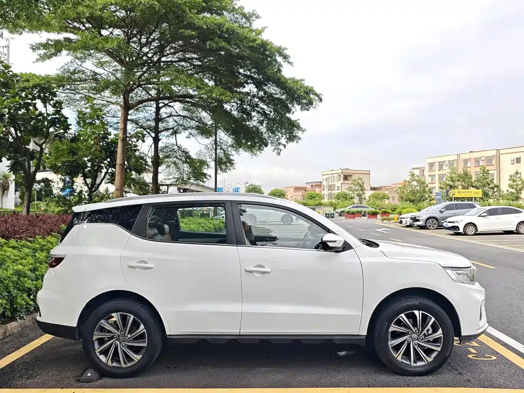 Geely Vision X6 — фото 5