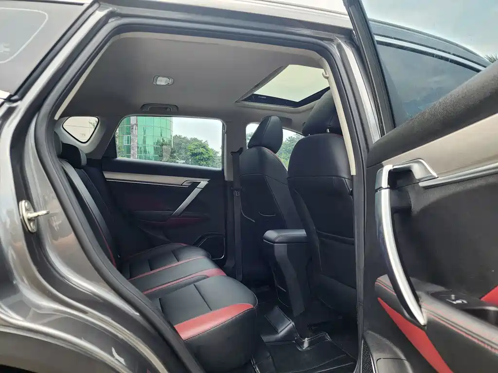 Geely Binyue — фото 11
