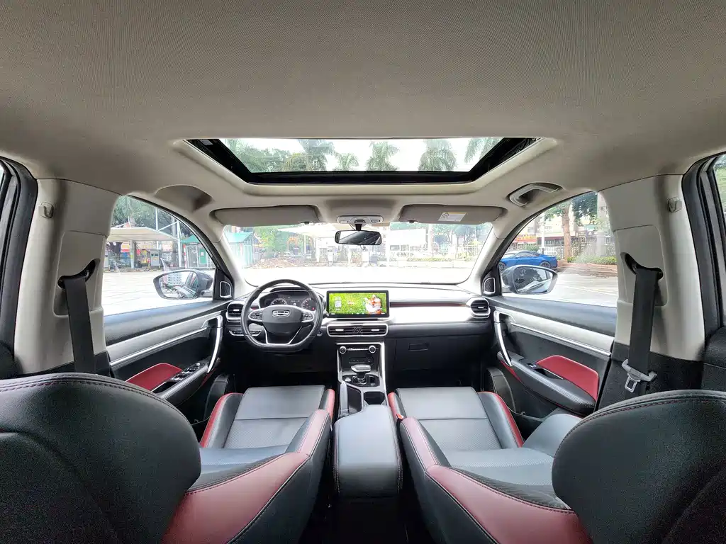 Geely Binyue — фото 13