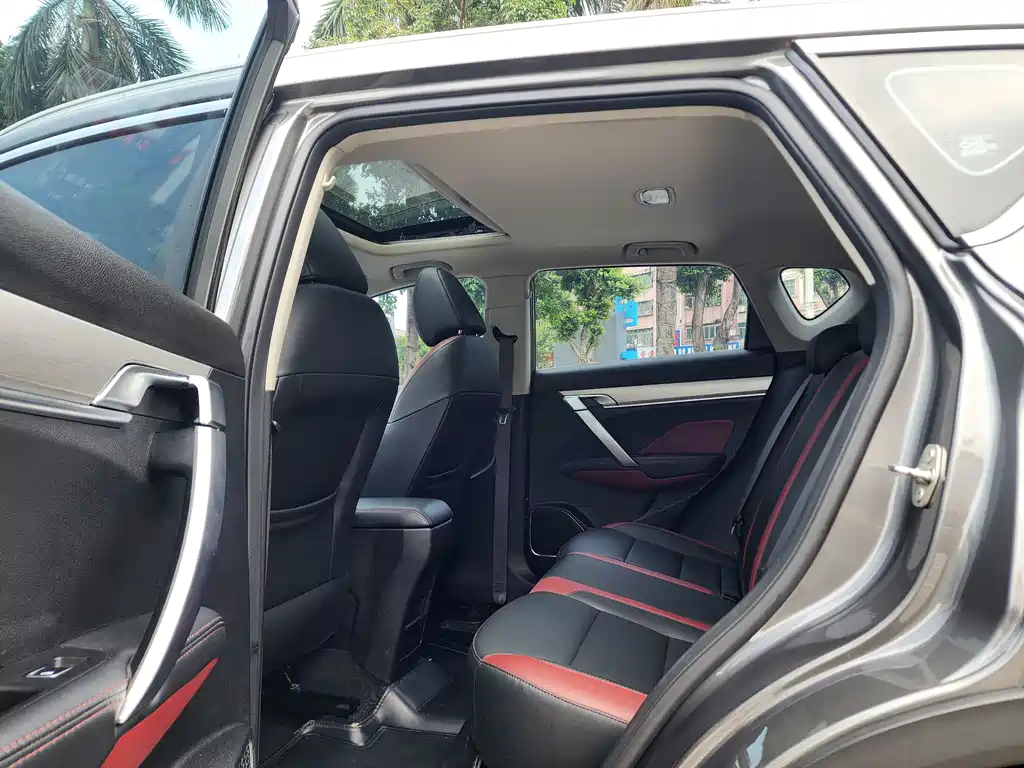 Geely Binyue — фото 10