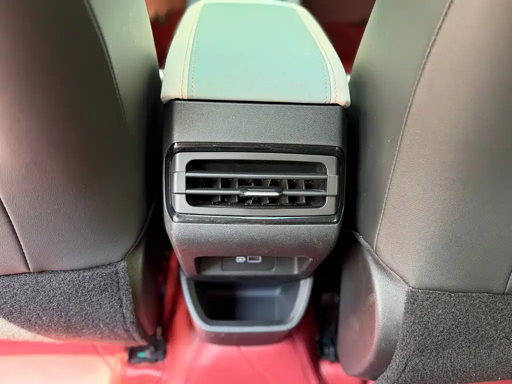 Geely Emgrand S — фото 10