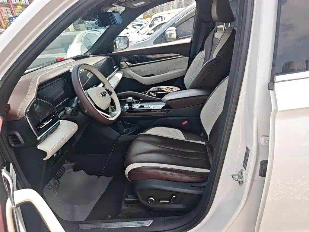 Geely Xingyue L — фото 15