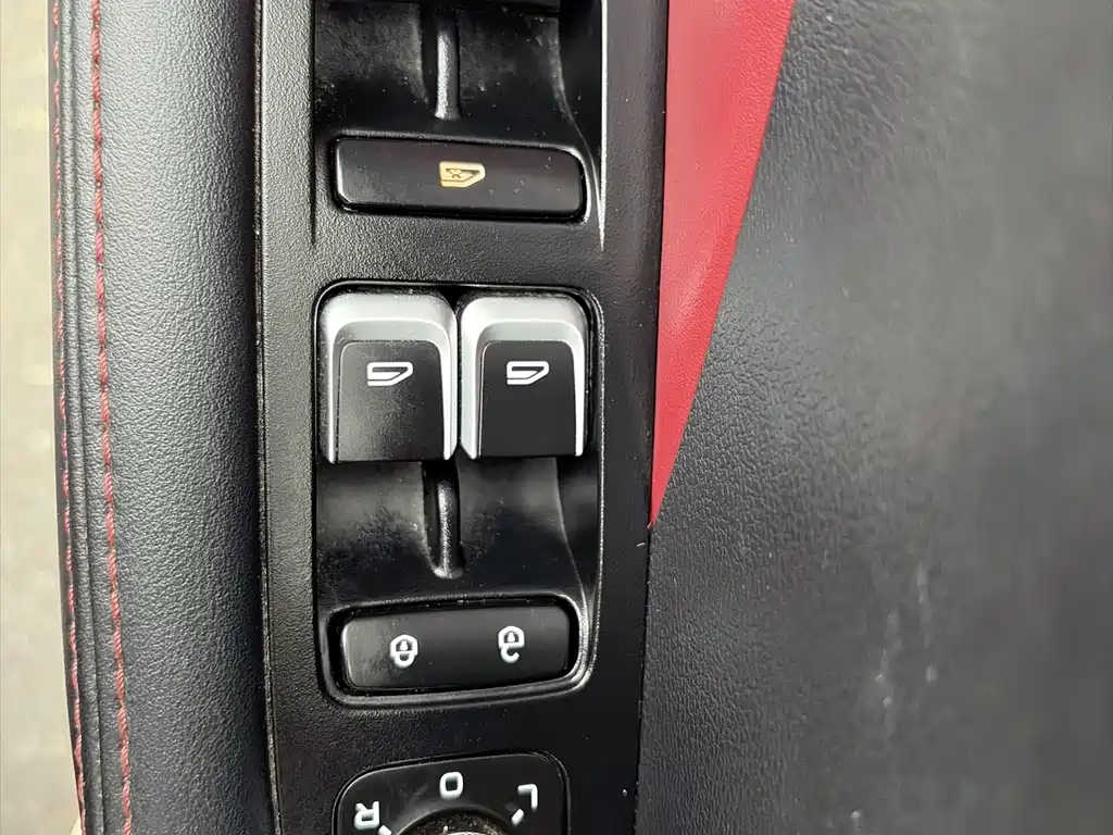 Geely Binyue — фото 14