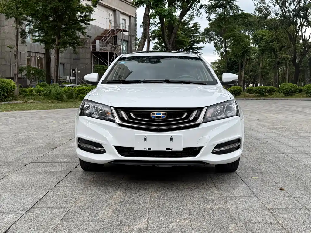 Geely Emgrand — фото 2