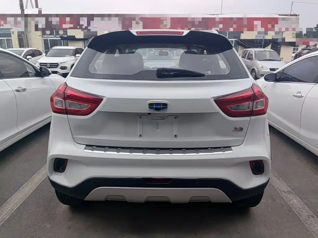Geely Vision X3 — фото 4