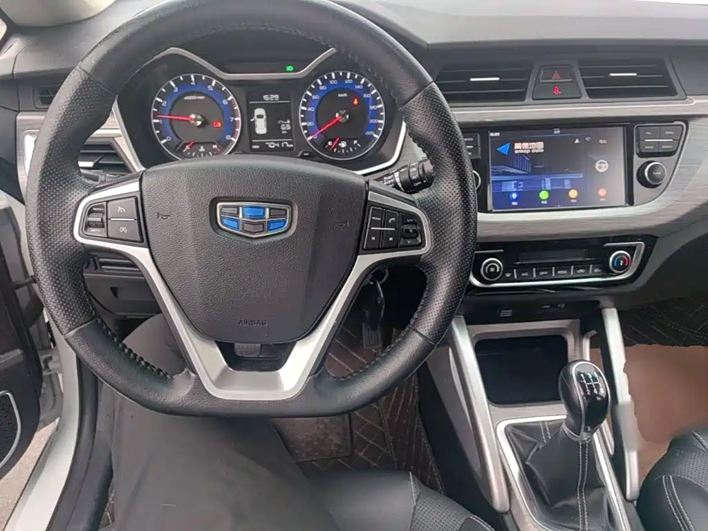 Geely Vision X3 — фото 6