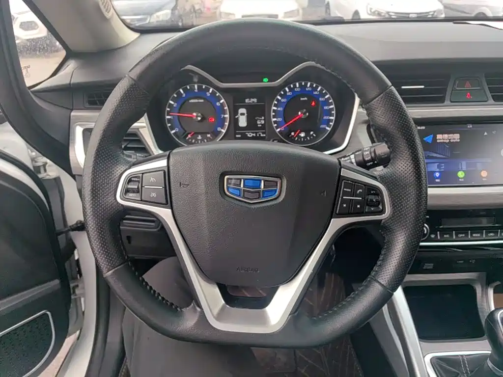 Geely Vision X3 — фото 7