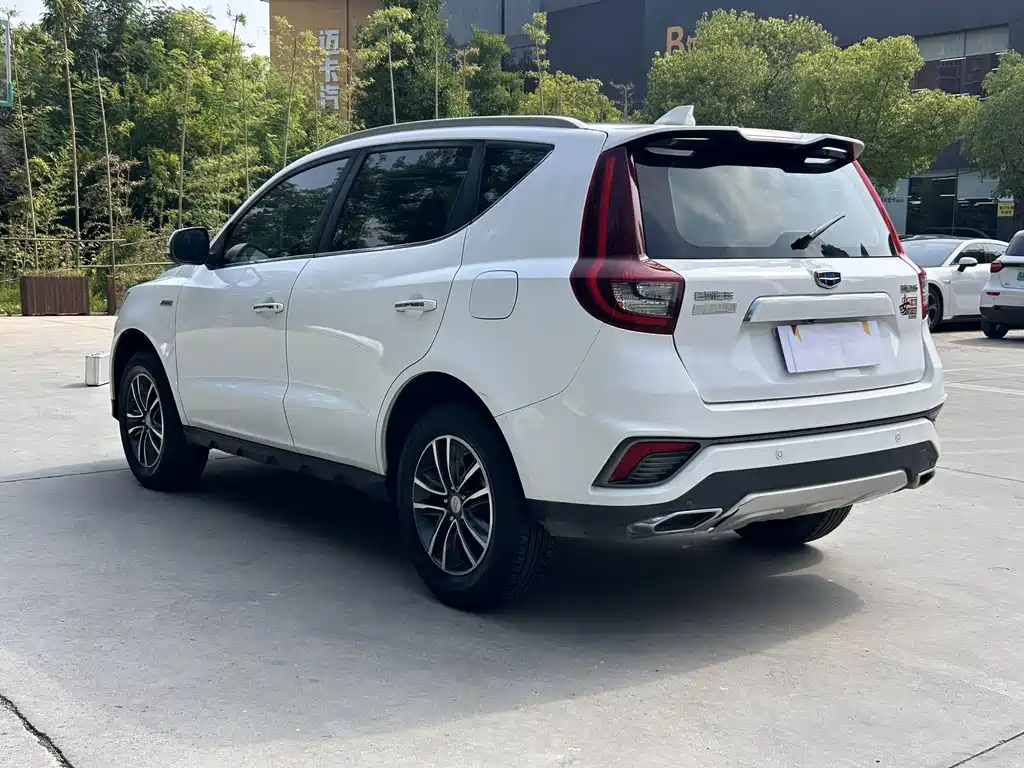 Geely Vision X6 — фото 9