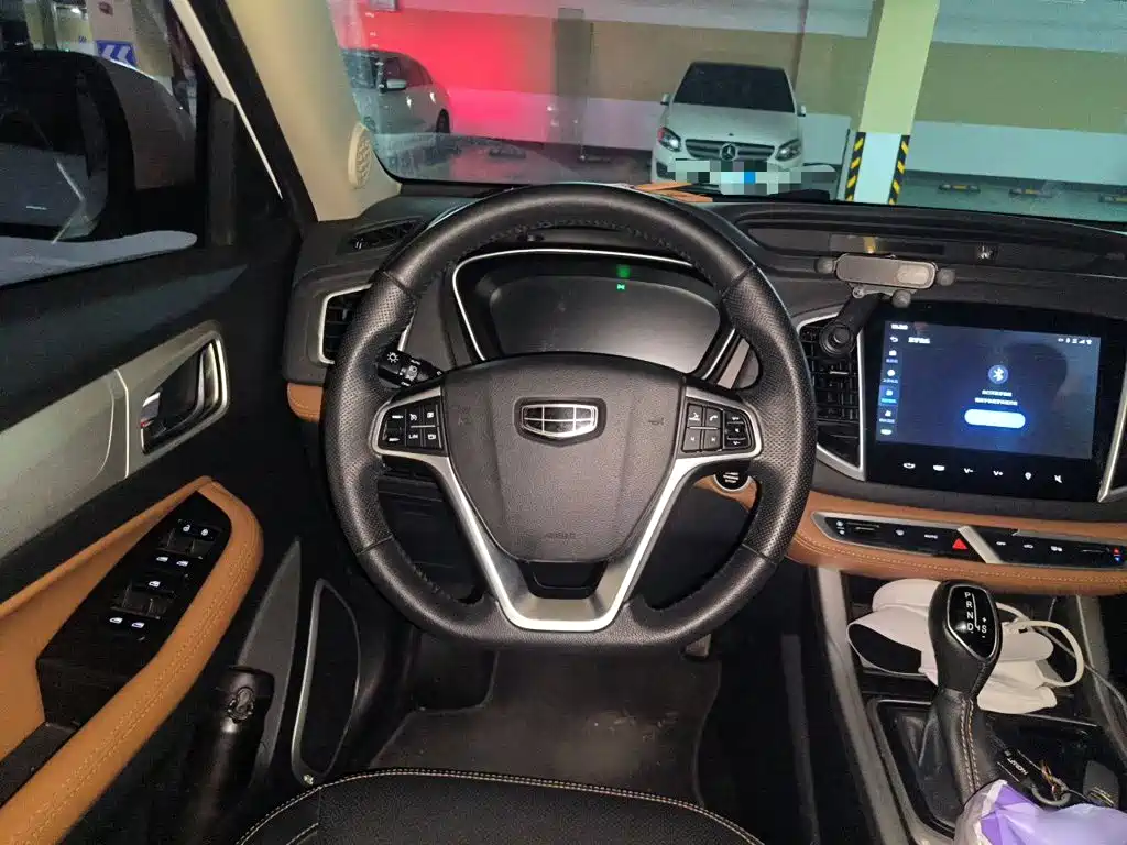 Geely Vision X6 — фото 3