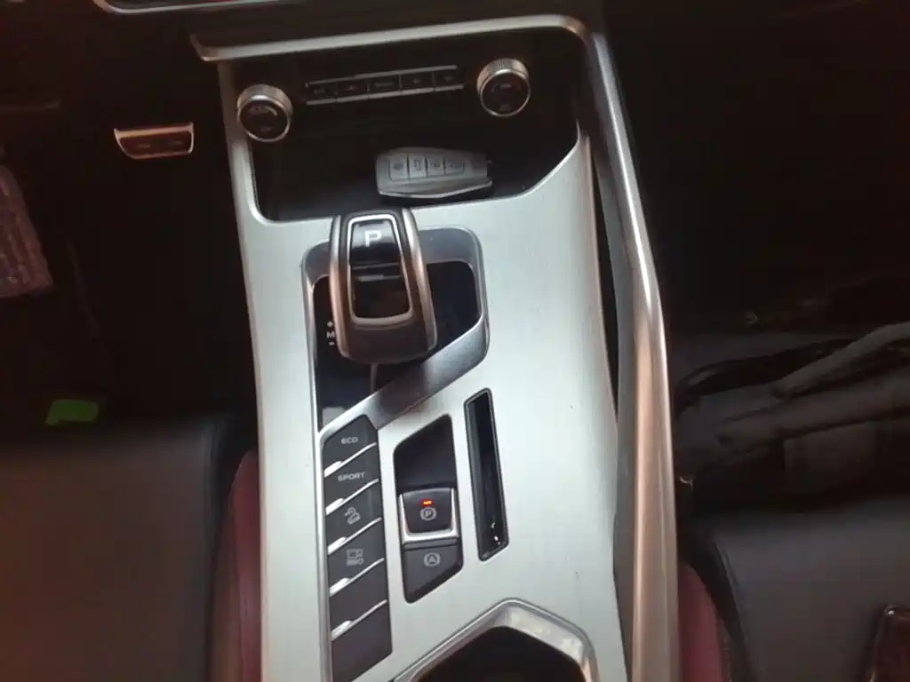Geely Binyue — фото 14