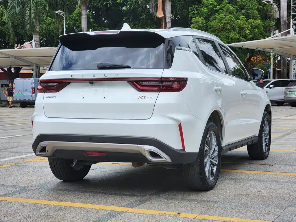 Geely Vision X6 — фото 6