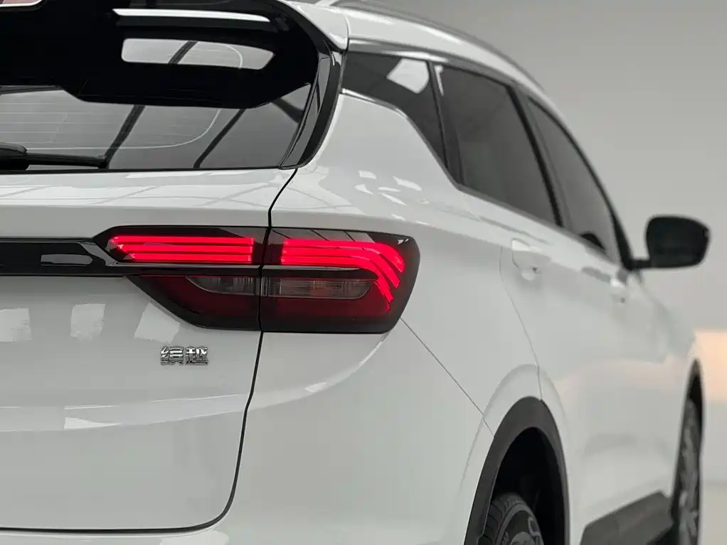 Geely Binyue — фото 10