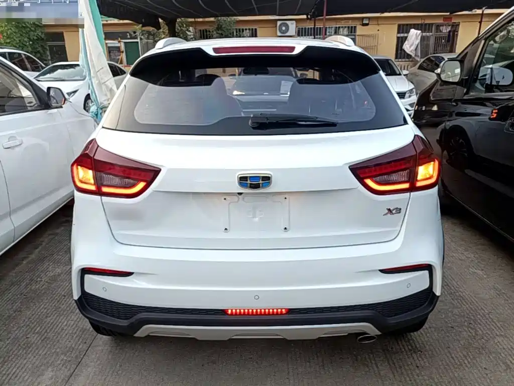 Geely Vision X3 — фото 6