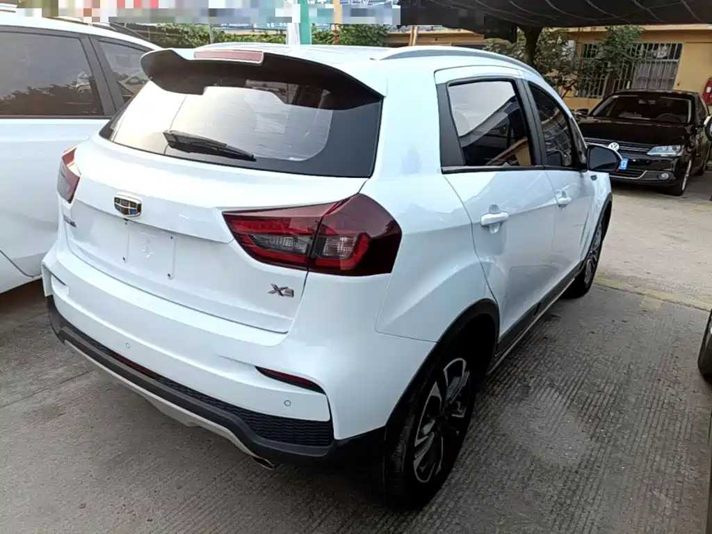 Geely Vision X3 — фото 7
